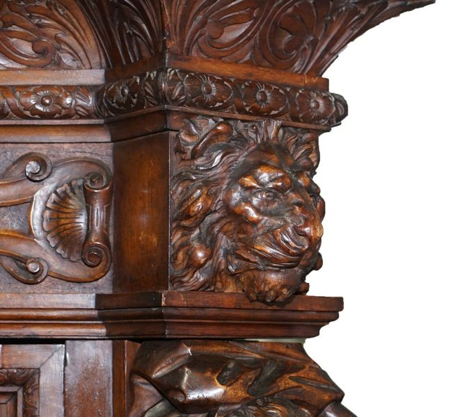 Rare moses michelangelo guggenheim & pauly cie et venice antique carved armoire – A rare vintage treasure