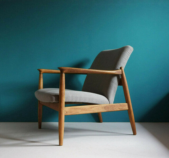 The pari of vintage armchair form mid century designed by edmund homa and footstool, gray upholstery, restored – A rare vintage treasure