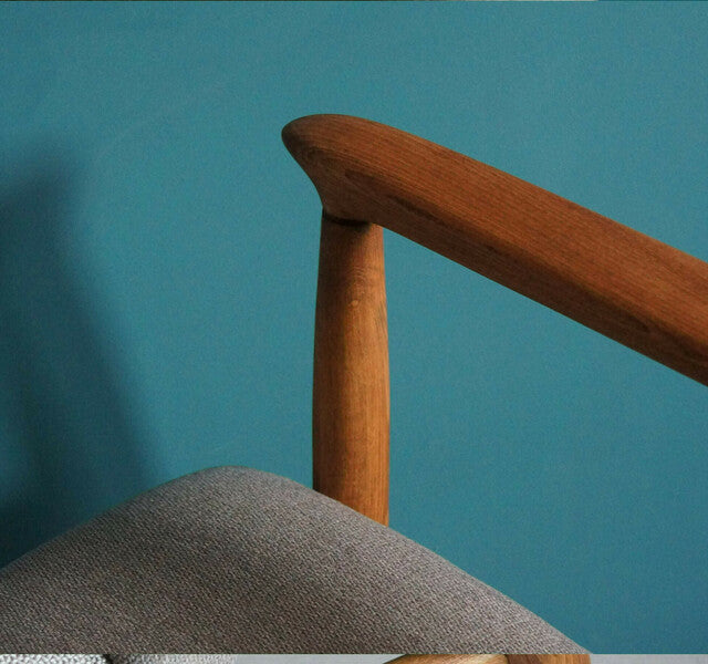The pari of vintage armchair form mid century designed by edmund homa and footstool, gray upholstery, restored – A rare vintage treasure