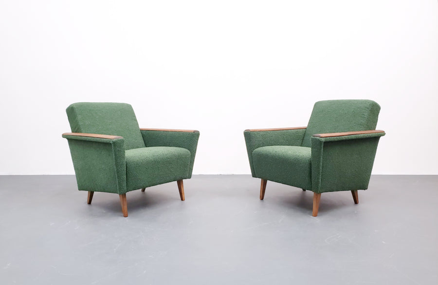 Set of two 1960 mid century danish loungers in green boucle – A rare vintage treasure