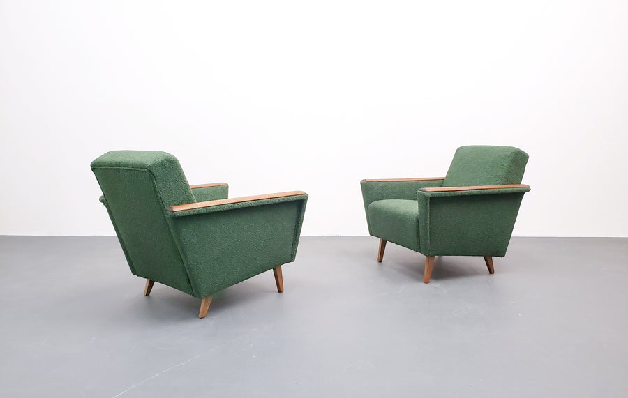 Set of two 1960 mid century danish loungers in green boucle – A rare vintage treasure
