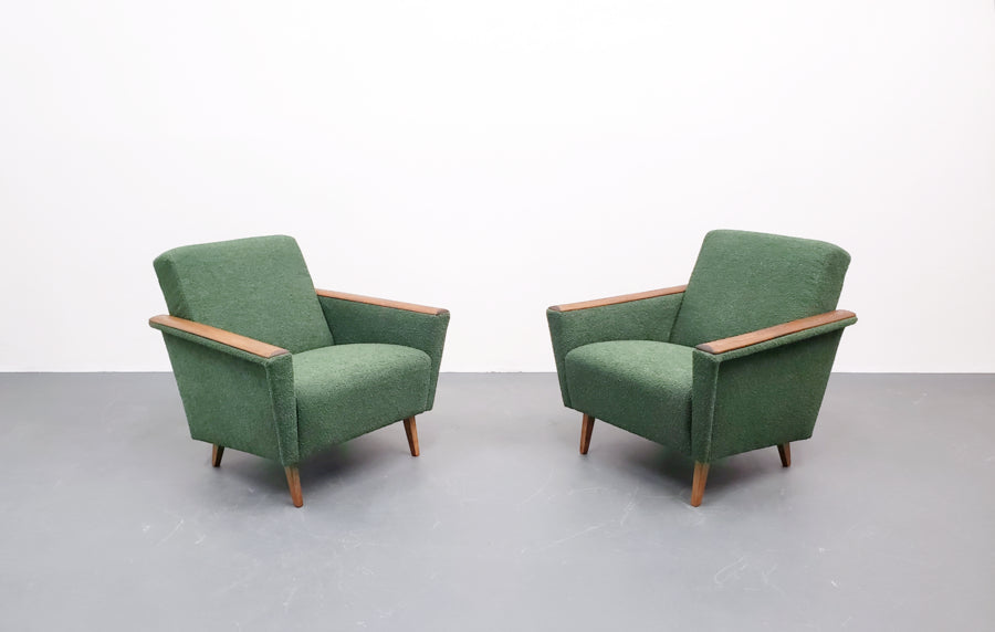 Set of two 1960 mid century danish loungers in green boucle – A rare vintage treasure