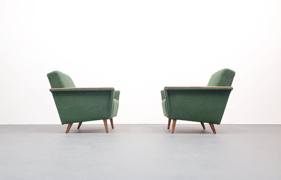 Set of two 1960 mid century danish loungers in green boucle – A rare vintage treasure