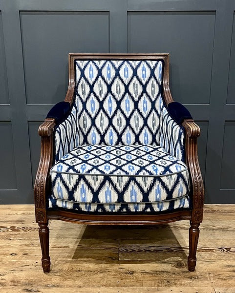 A pair of vintage french louis xvi armchairs – A rare vintage treasure