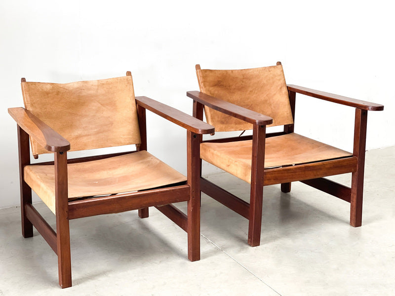 Mid century leather safari armchairs, 1960s – A rare vintage treasure