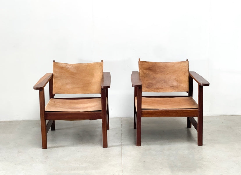 Mid century leather safari armchairs, 1960s – A rare vintage treasure