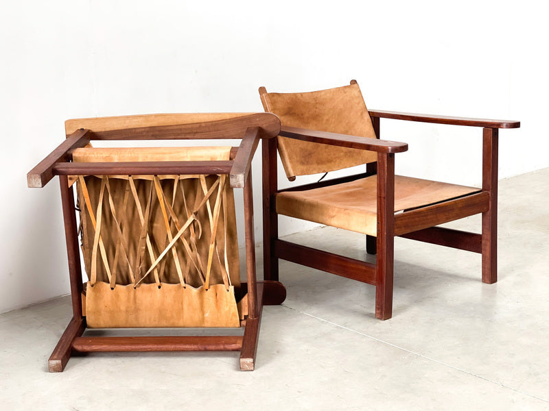 Mid century leather safari armchairs, 1960s – A rare vintage treasure