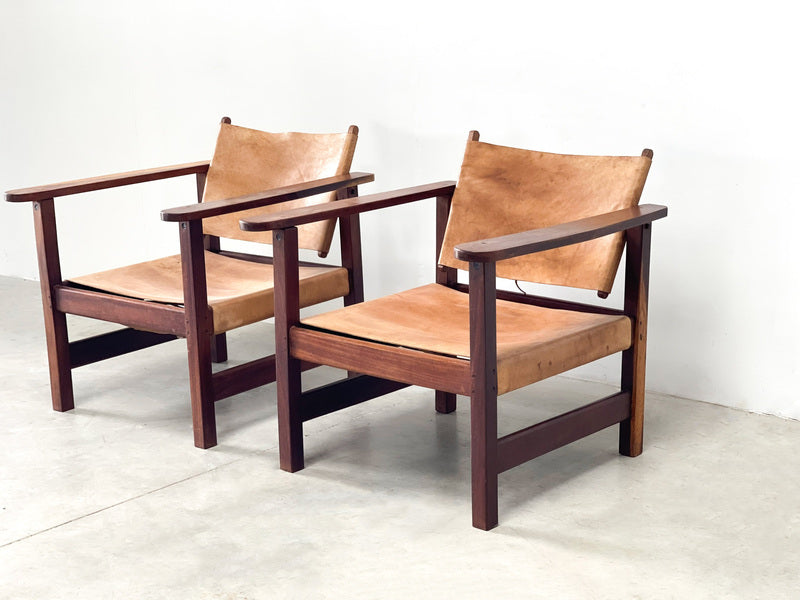 Mid century leather safari armchairs, 1960s – A rare vintage treasure